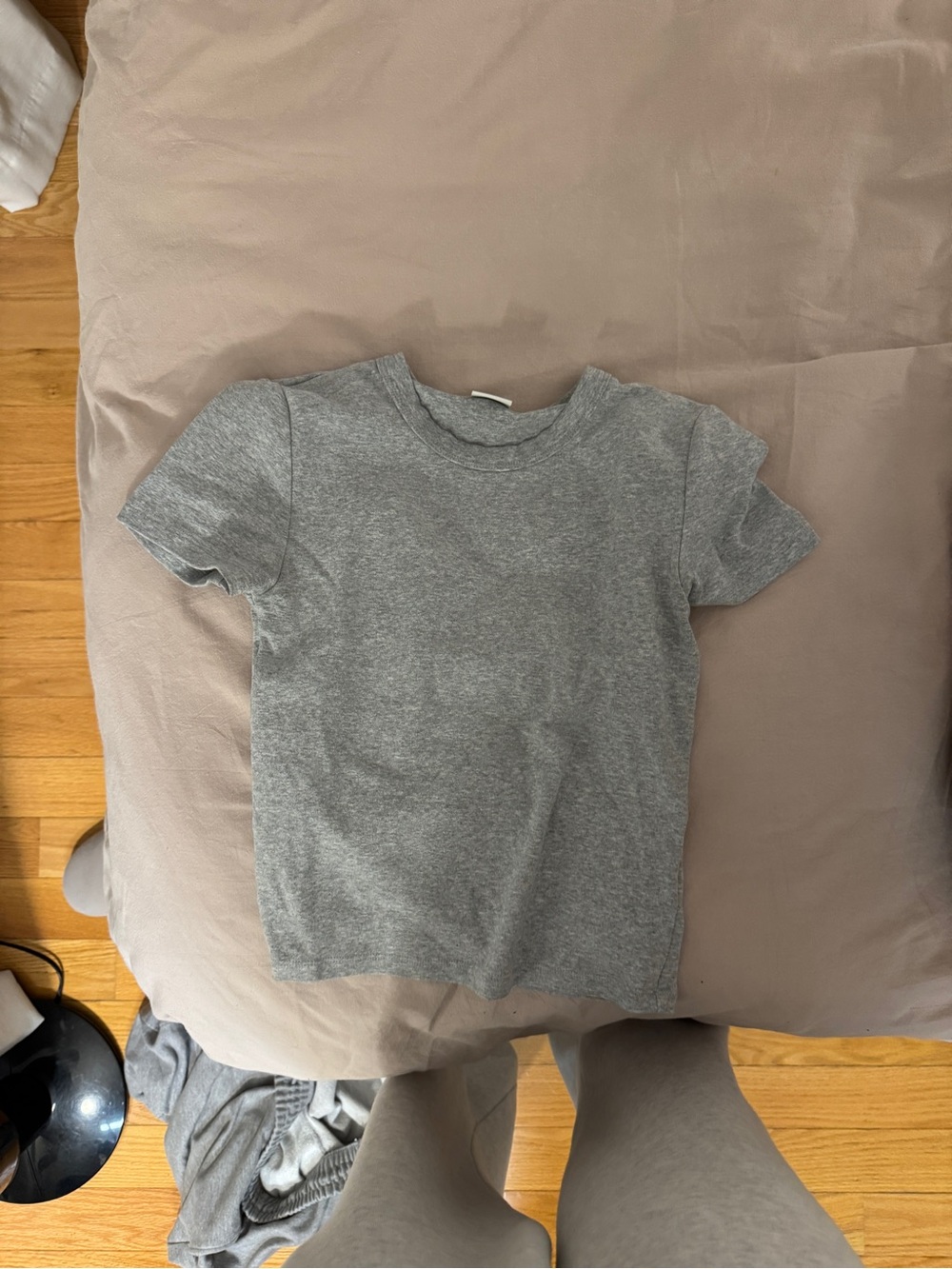 Aritzia baby tee tight fit Basic Crew Neck T-Shirt - Gray